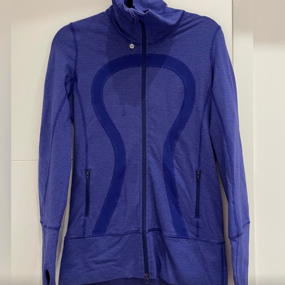 Lululemon Blue Striped In Stride Jacket, GUC, fits true to size. - Picture 3 of 8